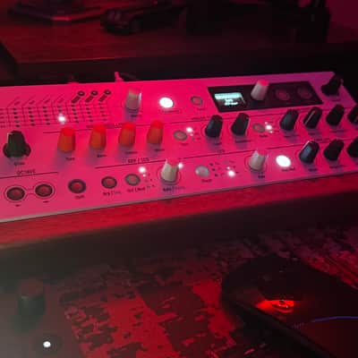 DECKSAVER & WOOD ENCLOSURE BUNDLE Arturia MicroFreak Vocoder Edition 25-Key Algorithmic Synthesizer 2021 - Present - White image 1