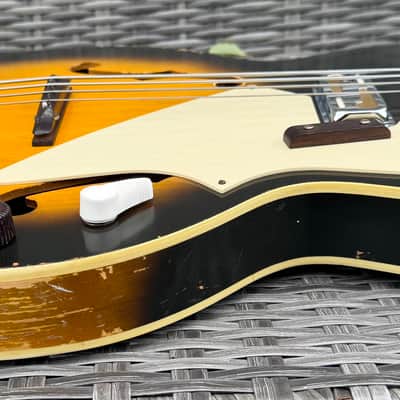 Vintage Harmony H-22 Bass Guitar 1963 - Sunburst image 10