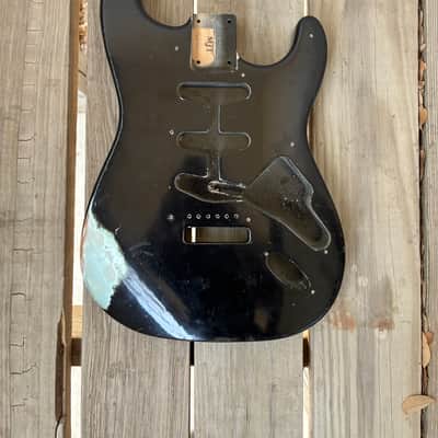 MJT Stratocaster body vintage style SSS - Black nitro over surf green metallic partsCaster project image 1