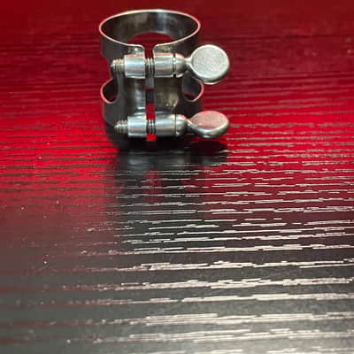 Buffet Crampon Bb Clarinet 2 Screwed Silver Plate Ligature image 2