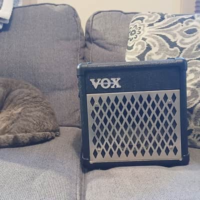 Vox DA5 5W 1x6.5 Guitar Combo 2010s w/ factory power supply/carrying strap image 1