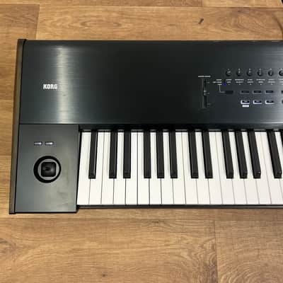 Korg Nautilus 88 Music Workstation Keyboard Serial No: 1125 | Second Hand image 2