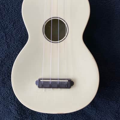 Green Maccaferri Islander Soprano Ukulele 1950s image 4