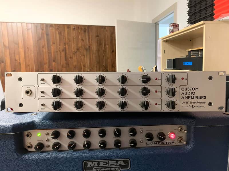 Custom Audio Electronics 3+ SEとVHT 2902 Product :: 3+ SE Preamp Foot Controller