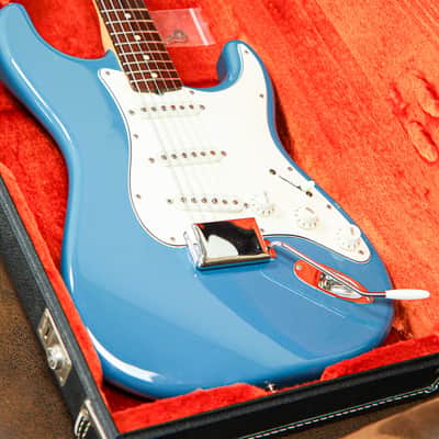 Fender Custom Shop '62 California Beach Stratocaster | Blue image 7