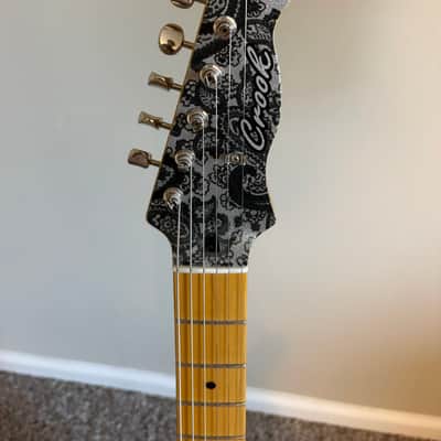 Crook T style 2019 - Black paisley image 6
