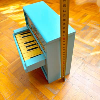 Mysterious Antique Sky Blue Wooden 8-Keys Upright Mini Toy Piano probably made in Italy in 1950s! Read the full ad! Bild 8