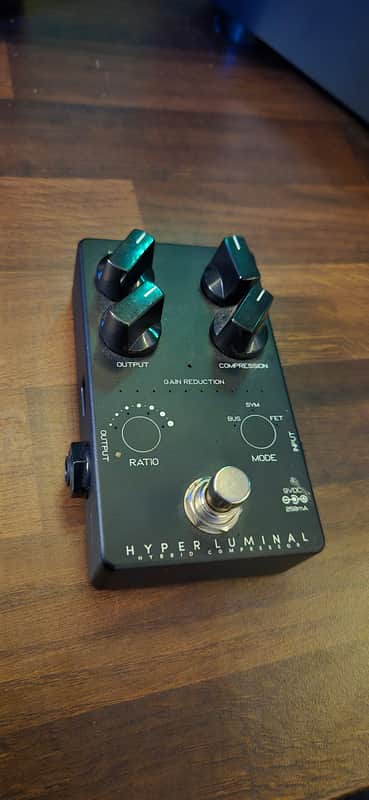 Darkglass Electronics Hyper Luminal Hybrid Compressor