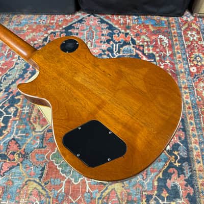 Gibson Les Paul Classic Honeyburst Solid Body - 2006 image 6