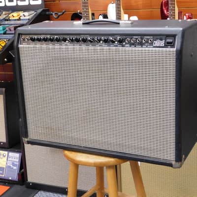 Fender Ultimate Chorus 2X12 Stereo Guitar Amplifier image 1