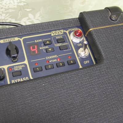 Vox Valvetronix AD120VTH Stereo Guitar Amp Head image 9