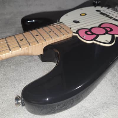 2006 Fender Squier Hello Kitty Stratocaster black guitar COLLECTORS ITEM image 5