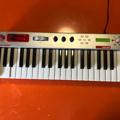 Alesis Micron 2000s - Silver
