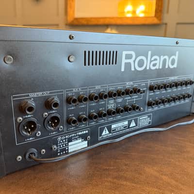 Roland M-160 16-Channel Line Mixer w step up/down converter image 5