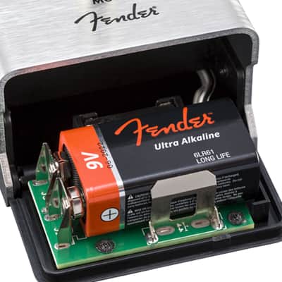 Fender Level Set Buffer Pedal Bundle with Fender Instrument Cable and 24 Picks image 13