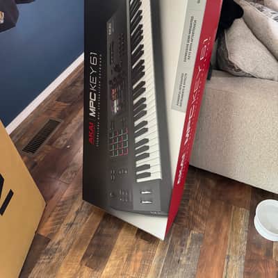 Akai MPC Key 61 and mpc sample like new with boxes and 1000 gig hard drive Standalone Workstation Synthesizer 2022 - Present - Black image 2