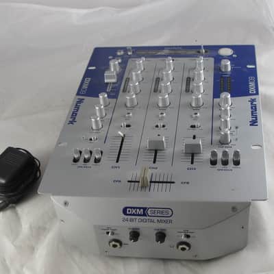 Numark DXM09 3-Channel Digital Effects Mixer image 1