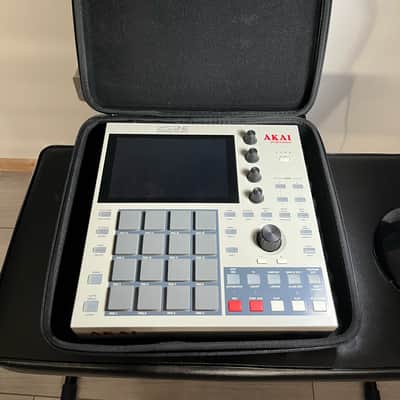 Akai MPC One Standalone MIDI Sequencer Retro Edition 2021 - Present - Grey image 3