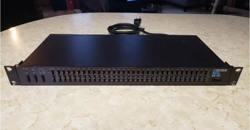 Roland Boss GE-131 Graphic Equalizer black image 1