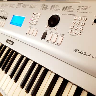 MUST SEE!!! YAMAHA DGX 220 SEMI-WEIGHTED 76-KEY DIGITAL PIANO IN AMAZING CONDITION! image 15