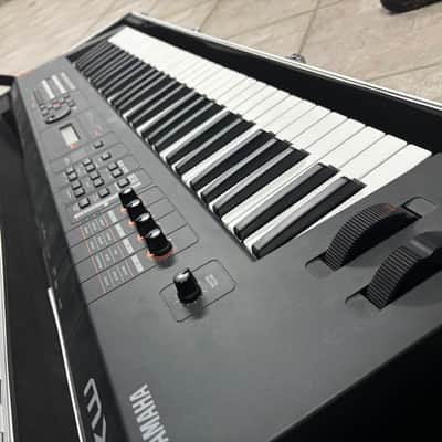 Yamaha MX61 2024 image 2