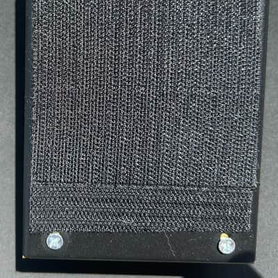 Wren and Cuff Box of War  2020s - Gold image 2