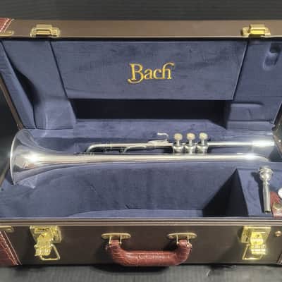 Bach Stradivarius 37 Bell Trumpet, 1 Mouthpiece &2 handle hardwood case & Key 1975-1979 - Silver plated image 21