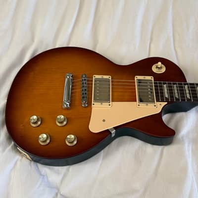 2011 Gibson Les Paul Tribute - Honey Burst - Free Pro Setup imagen 2