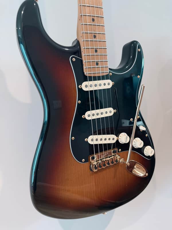 Fender Classic Player '60s Stratocaster 3-Color Sunburst