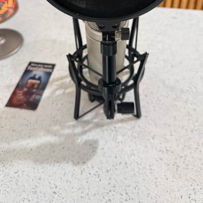 Rode NT2-A Studio Solution Set - RØDE NT2-A Multi-Pattern Condenser Microphone w/ SM6 Shock Mount & Pop Filter image 14