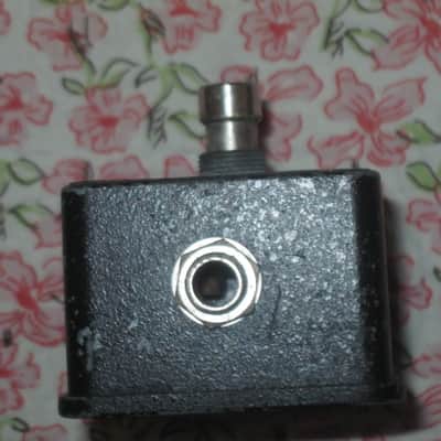 used vintage Morley RFS-1 Single Button Footswitch + feet [Single-button latching (push-on/push-off) footswitch] 1983-1990 - durabke metal casing, gray finish white graphic, single switch, 1/4"  mono jack (NO: box/paperwork) image 16