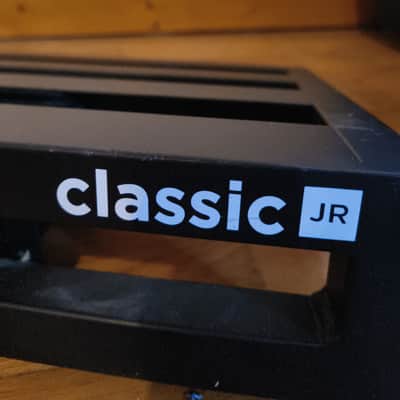 Pedaltrain Classic JR Pedalboard w/ Deluxe Soft Case & Truetone 1 SPOT Pro CS7 Power Supply image 6