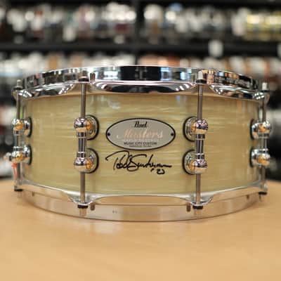 Pre-Owned Pearl Music City Custom 5.5x14" Masters Maple Reserve Snare Drum (Nicotine White Marine Pearl) image 4