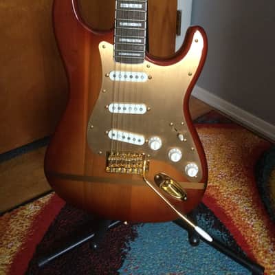 Squier 40th Anniversary Gold Edition Stratocaster 2022 - Present - Sienna Sunburst image 2