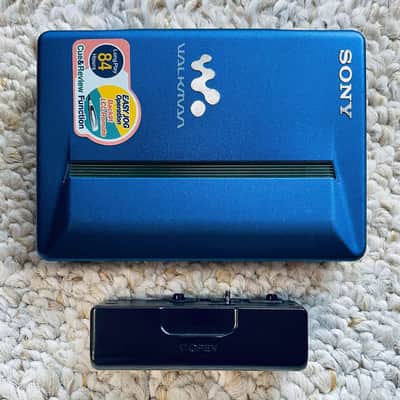 Sony WM-EX910 Walkman Cassette Player, Excellent Rare Blue ! Working : ) image 1