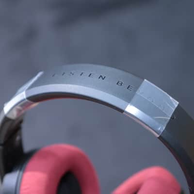 Focal Listen Professional Circum-Aural Closed-back Reference Studio Headphones image 9