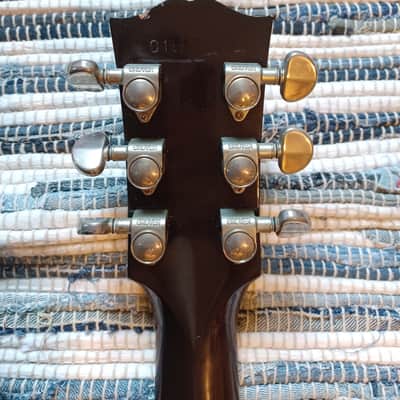 Gibson J-185 2007 - Sunburst image 16