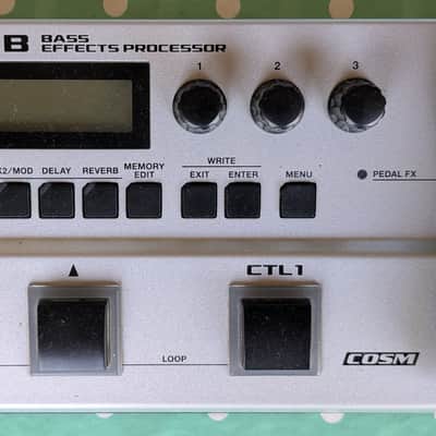 Boss GT1B pédale multi effets pour basse avec interface audio et looper intégré. image 2