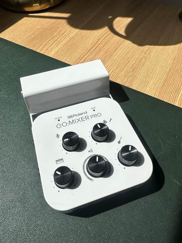 Roland GO:MIXER PRO Smartphone Audio Mixer 2018 - 2020 - White image 1