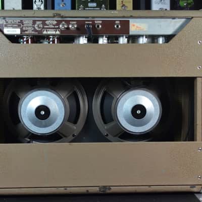Fender '63 Vibroverb Reissue 40-Watt 2x10" Guitar Combo 1990 - 1995 - Brown Tolex image 6