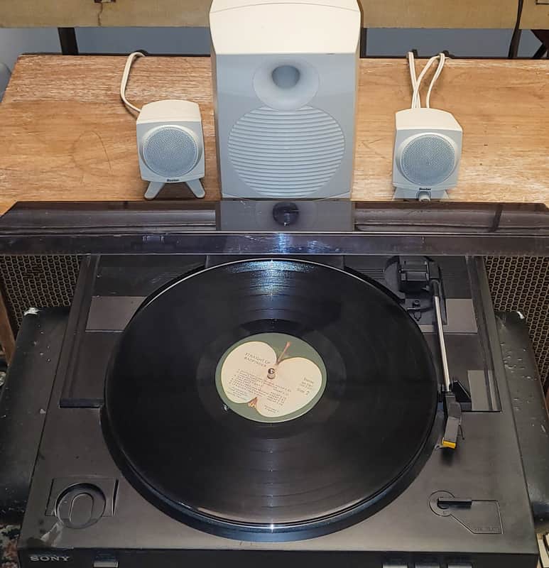 Sony/Bose PORTABLE TURNTABLE SYSTEM. TINY HI-FI. AMAZING SOUND 2000's B&W image 1