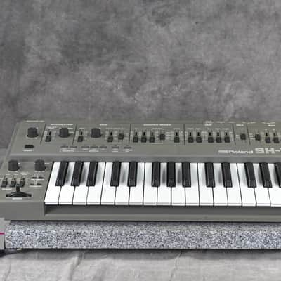 Roland SH-101 Gray Vintage Monophonic Synthesizer in Very Good condition