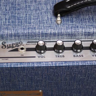Supro Rythm Master 1675RT Euro 220V - Blue image 4