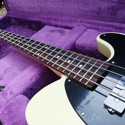 Clip TBS-4 Bass Guitar Short Scale Telebass Aged Vanilla image 6