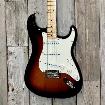 Sweet Fender Player Stratocaster, Maple Fretboard 3-Color Sunburst, CCG Custom Shop, Insane Player ! image 3