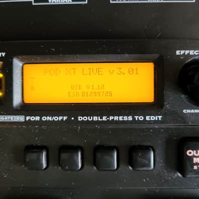 Line 6 POD xt Live Multi-Effect and Amp Modeler with Version 3 firmware and gig bag image 2
