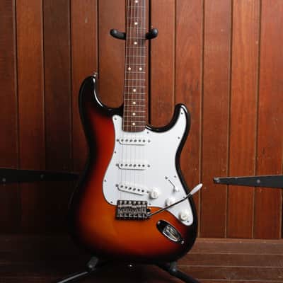 Fender Stratocaster 2001 Made in Japan Sunburst Pre-Owned image 2