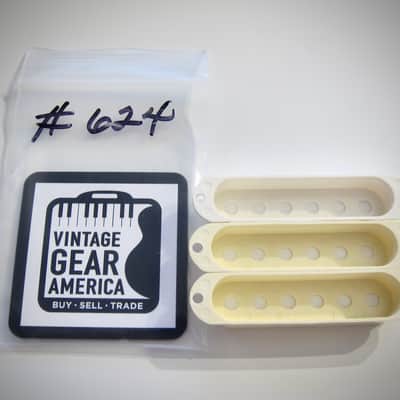 Fender Stratocaster Pickup Covers (3) Authentic Vintage Part Circa 1981-1991 Creme Plastic image 6