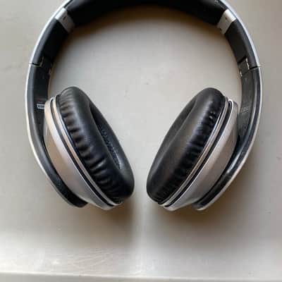 Beats by Dre Studio Monster Wireless Headphones image 5