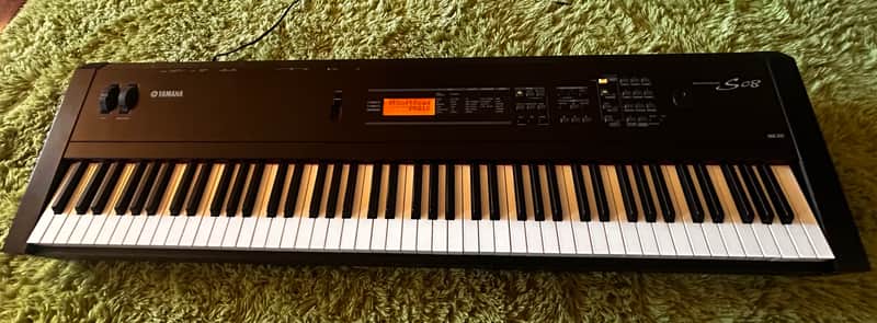 Yamaha S08 88 Key Synthesizer Workstation Piano image 1